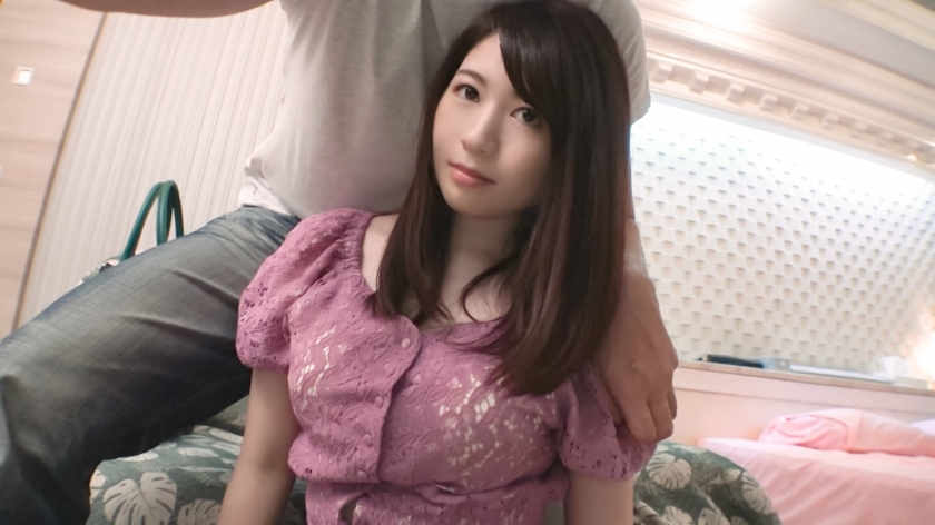 SIRO-3877同年24岁的咖啡店店员