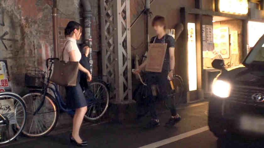 200GANA-2348乐町站搭讪的丝袜美腿OL姐姐