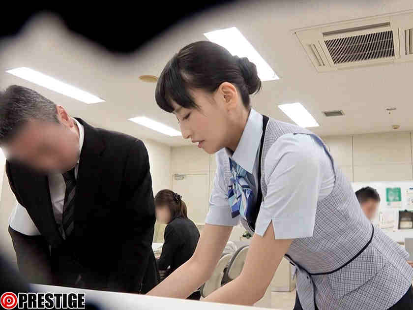 AKA-046丝袜美腿OL