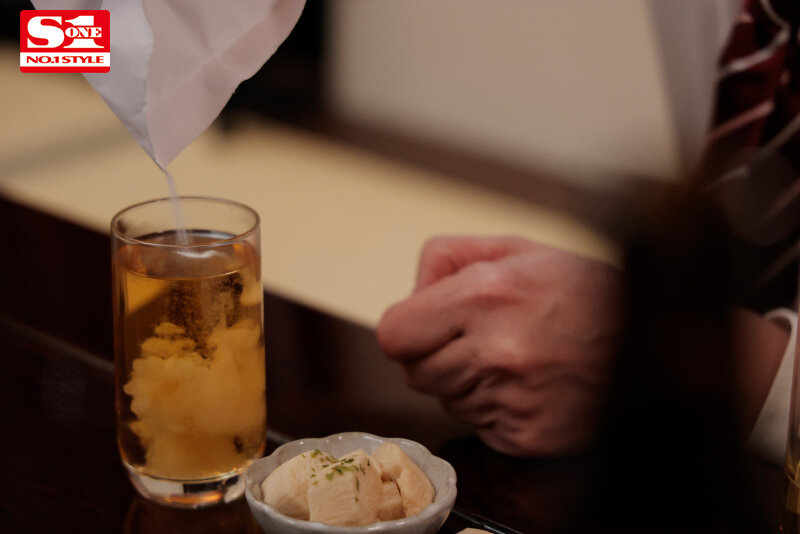 ssis00728丝袜OL安達夕莉