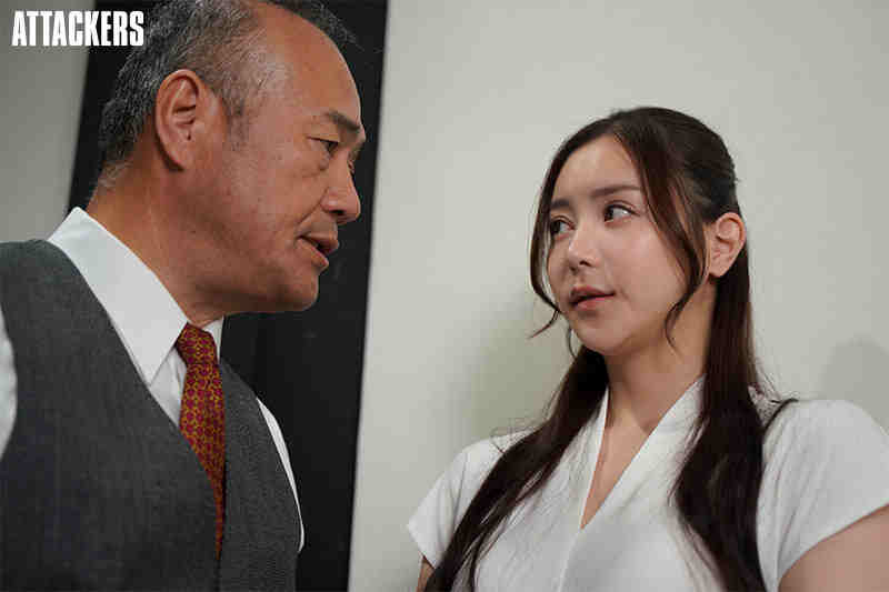 adn00738黑丝美腿OL